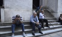Greeks Hit by Closed Banks, Warnings From Eurozone