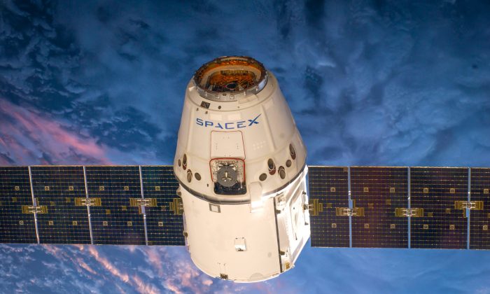 SpaceX's CRS-5 Dragon seen in orbit, March. 12, 2014. (SpaceX)