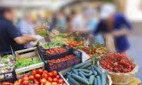 How to Avoid Pesticides on Your Food (Infographic)