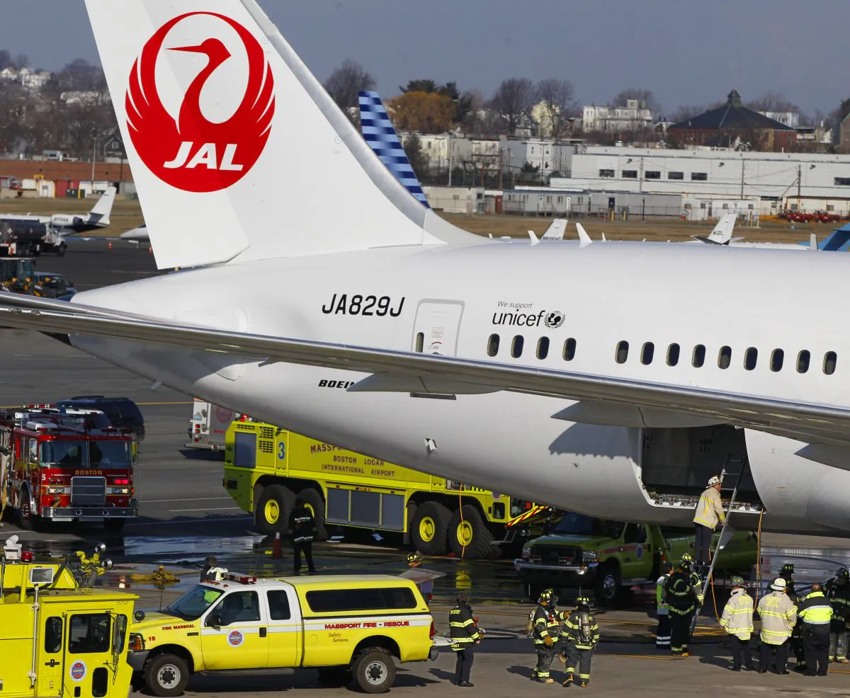 Japan Airlines Boeing 787 jet on Jan 3, 2013. (Stephan Savoia/AP Photo)