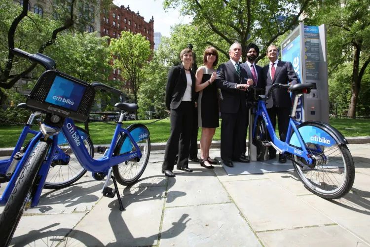 (From L to R) Alison Cohen, president of Alta Bicycle Share; Janette Sadik-Khan, NYC Department of Transportation commissioner; Mayor Micheal Bloomberg; Ajay Banga, president and CEO of MasterCard; and Vikram Pandit, Citi CEO, announced on Monday that Citi will be the title sponsor, and Mastercard the payment sponsor, for New York City’s new bike share program, “Citi Bike.” (Edward Reed/NYC Mayor's Office)