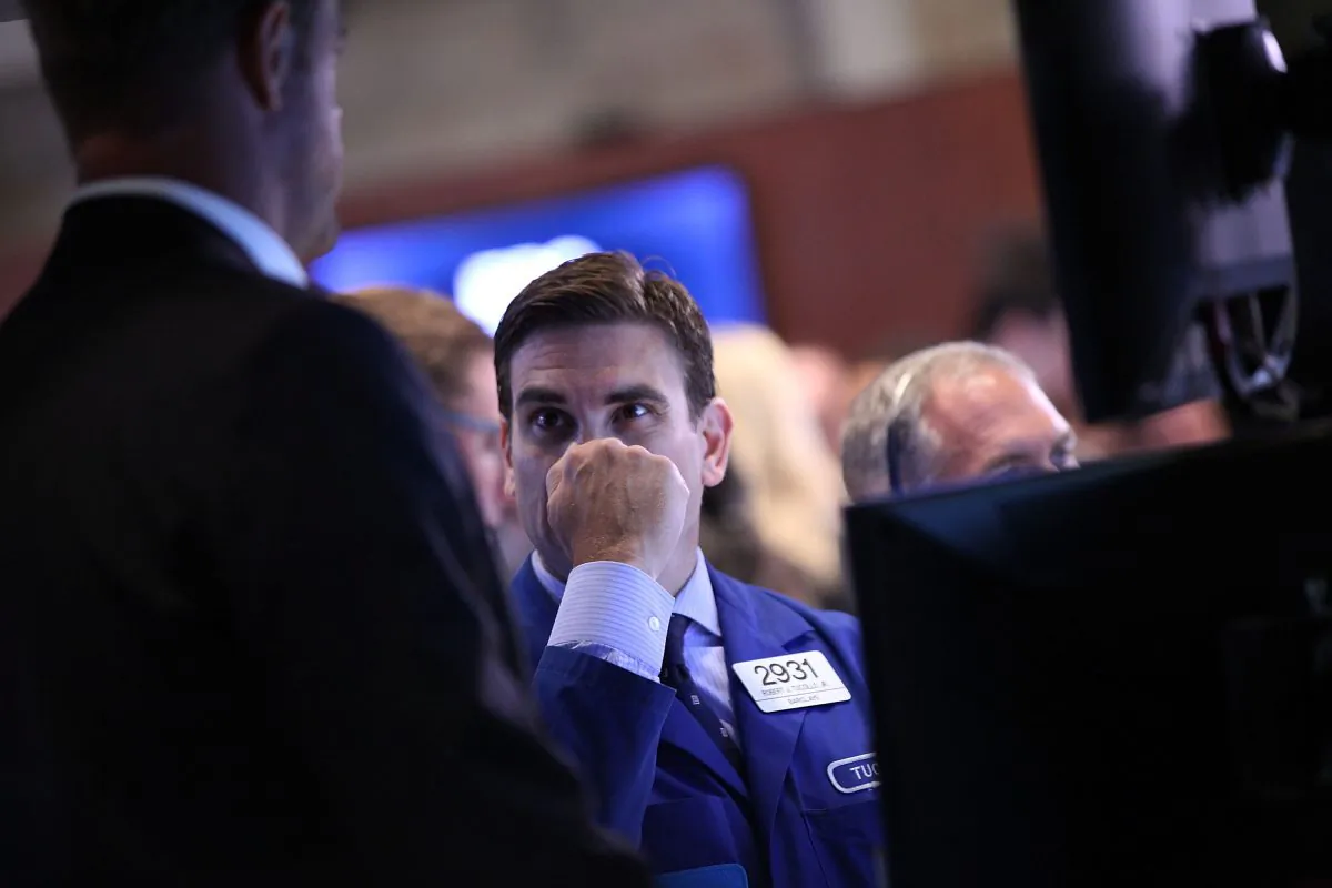 Traders work on the floor of the New York Stock Exchange (NYSE) on July 6, 2015 in New York City. (Spencer Platt/Getty Images)