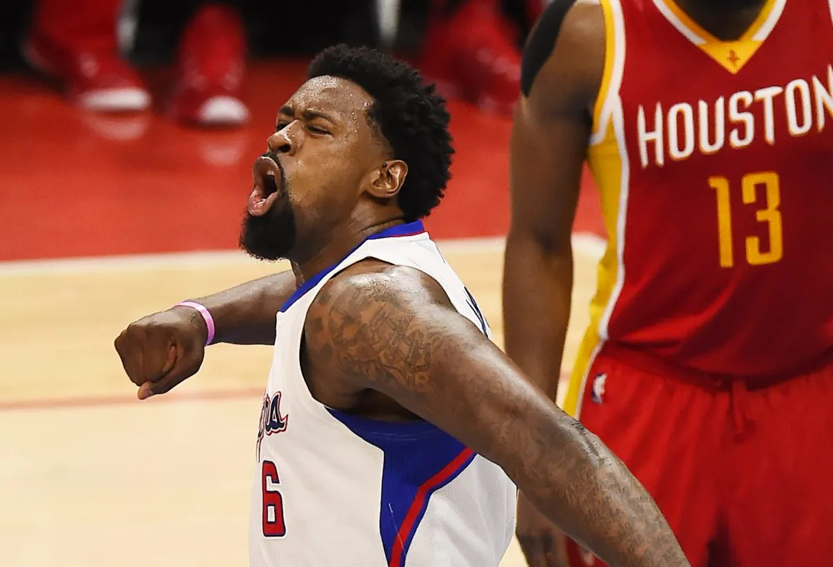 Clippers avoided disaster when center DeAndre Jordan backed out of his oral deal with Dallas to re-sign with Los Angeles. (Robyn Beck/AFP/Getty Images) 