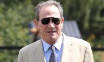 Tommy Lee Jones Celebrates 64th Birthday, Will Be Back in ‘Men in Black 3’