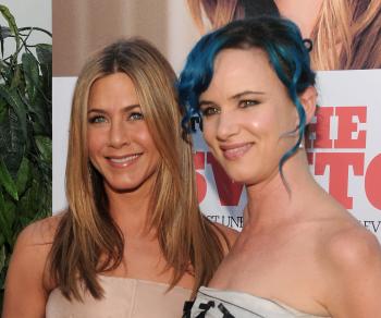 Actresses Jennifer Aniston (L) and Juliette Lewis arrive at the premiere of Miramax's 'The Switch' held at the Cinerama Dome on August 16, 2010. (Alberto E. Rodriguez/Getty Images)