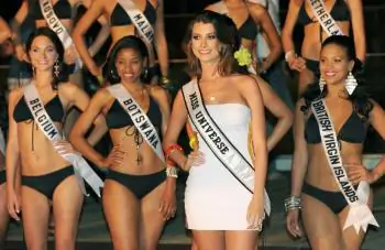 Miss Universe 2010 to Crown Winner Monday Night