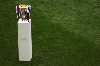 The premiership trophy on display during the AFL Grand Final match between the Collingwood Magpies and the St Kilda Saints at Melbourne Cricket Ground. (Quinn Rooney/Getty Images) The premiership trophy on display during the AFL Grand Final match between the Collingwood Magpies and the St Kilda Saints at Melbourne Cricket Ground. (Quinn Rooney/Getty Images)