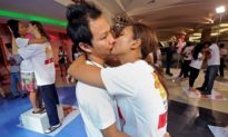 Longest Kiss Record Broken in Thailand for Valentine’s Day