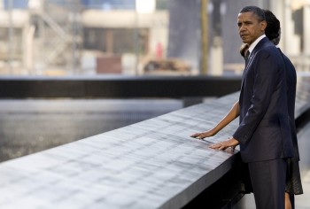 A man lays sandbags near the Staten Island Ferry in preparation for Hurricane Irene. (Amal Chen/The Epoch Times)