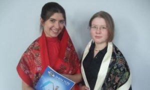 Violinist Hopes to Play the Erhu