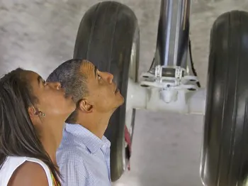 Obama Sends His First Tweet on Father’s Day