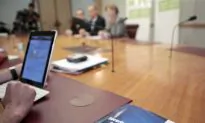Australian Government Defends Price on Carbon