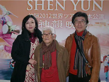 Painting Artist: Shen Yun ‘I have never seen beautiful colors like this’