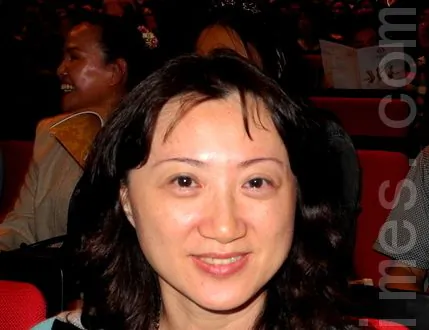 Soprano Praises Shen Yun Vocalists and Dancing Artists