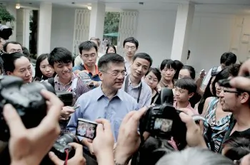 Chinese Party Paper Retracts Locke Attack After Netizen Response