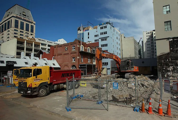 Strong earthquake and tremors hit Christchurch, Dec. 23, 2011. Cantabrians were only just beginning to witness the reconstruction of the city following the February 22, 2011 quake. (Cameron Spencer/Getty Images)