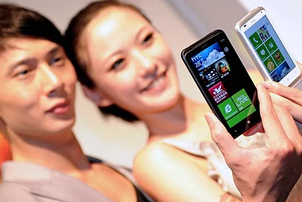 HTC Shares Plunge on Disappointing Forecast
