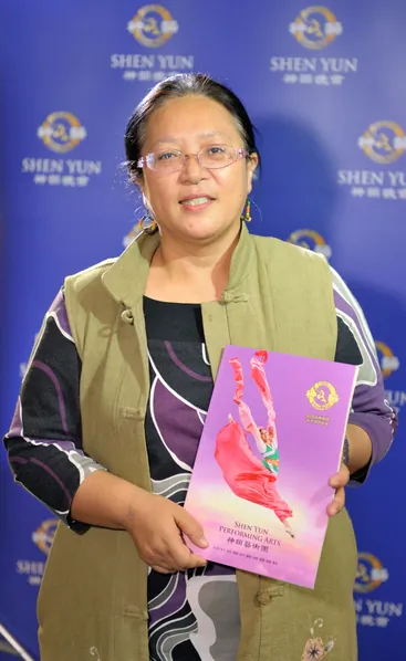 Ms. Kao Shu-Chuan attends Shen Yun at the Kaohsiung Culture Center on March 2. (Lo Jui-hsun/The Epoch Times)
