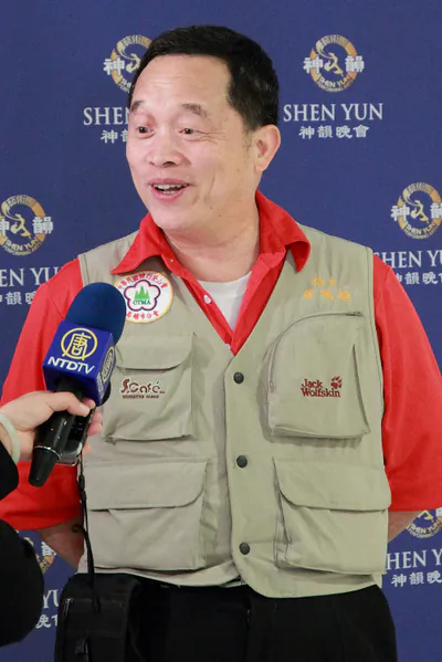 President of Jack Wolfskin, Mr. Robin Hsu, attended Shen Yun Performing Arts with two of his Swedish customers. (Liang Shujing/The Epoch Times)