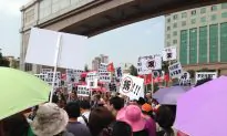 Stench of Sewage Sparks Protests in Guangdong