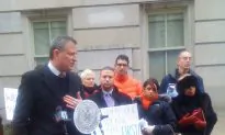 Mayor Under Pressure to Agree on Teacher Evaluations