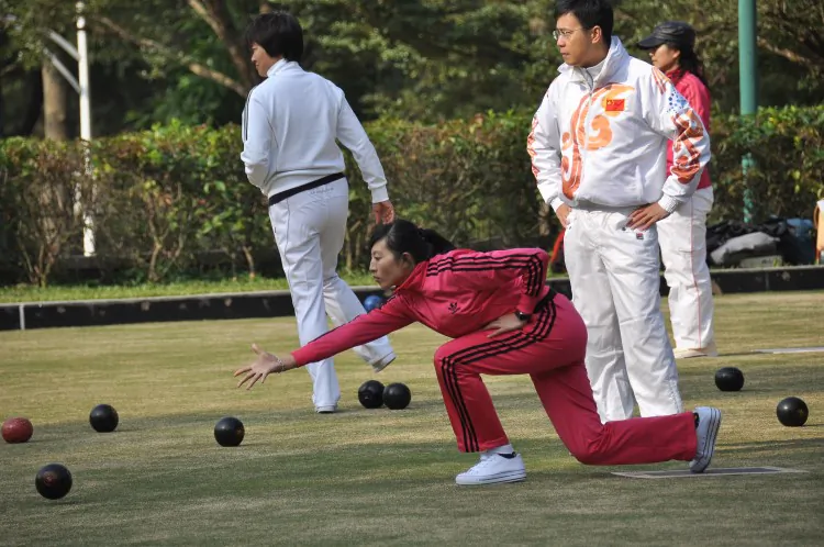 ities, Hong Kong & Macau Lawn BowThe Lawn Bowls Training Centre team wins the 2012 National Provincial Cls Championship in Shenzhen on Dec 26. Image Credit: (Stephanie Worth)