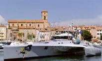 Anti-Whaling Ship Damaged by Rogue Wave