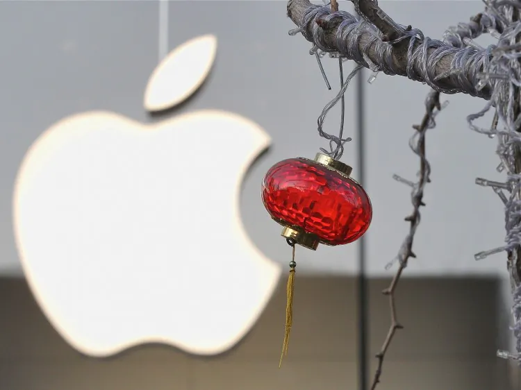 Apple Inc’s plans for continued market dominance were dealt a body blow recently, as bans enforced court rulings that Apple’s tablet technology infringes on the intellectual property rights of a Chinese computer products manufacturer. (Feng Li/Getty Images)