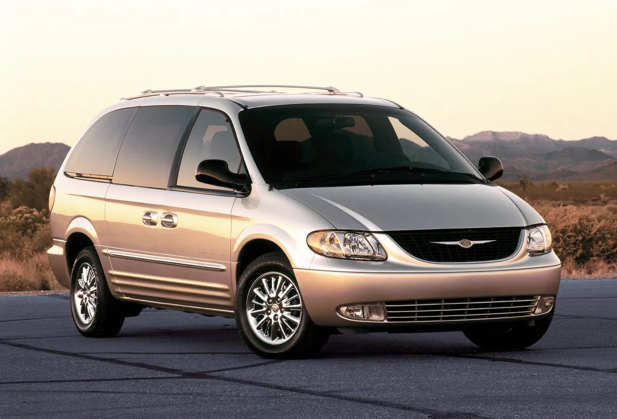 A 2002 Chrysler Town and Country minivan in a file photo. (Fiat Chrysler Automobiles via AP)