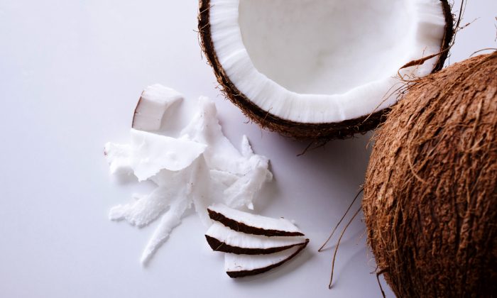 Refined Vs Unrefined Coconut Oil: 3 Things You Should Know