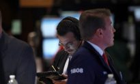 US Stocks Sink on More European Jitters