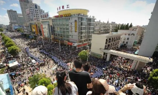 Shanghai Police on Alert for Anti-Pollution Demonstration