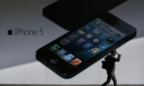Hedge Fund Sues Apple over Cash