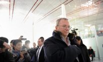 Google Executive Eric Schmidt Arrives in North Korea