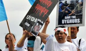 Reporters Fight With Web Police for Xinjiang Incident Photos and Videos