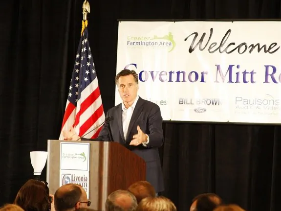 Republican presidential candidate Gov. Mitt Romney speaks at Farmington Hills Greater Area Chamber of Commerce luncheon, Feb. 16. (Ying Wan/The Epoch Times)