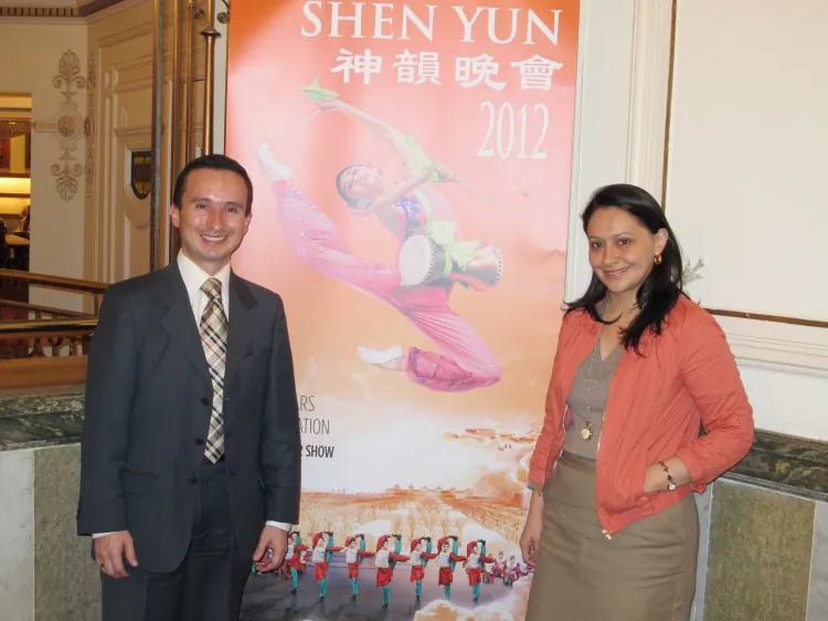 Mr. Restrepo(L), an Instructor for Aviation English at Copa Airlines, travelled from Colombia with his wife Liz Romero(R) to see Shen Yun perform. (The Epoch Times)