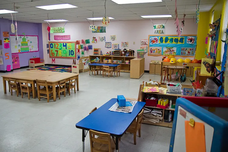 An empty classroom at the Bethel Day Care Center in Brooklyn in a file photo. (Benjamin Chasteen/The Epoch Times)