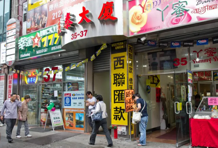 Authorities request a civil court to confiscate a building at 35-37 East Broadway in Manhattan’s Chinatown, due to it being used for illegal gambling operations for about two years. (Benjamin Chasteen/The Epoch Times)