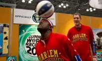 Harlem Globetrotters Put on Show
