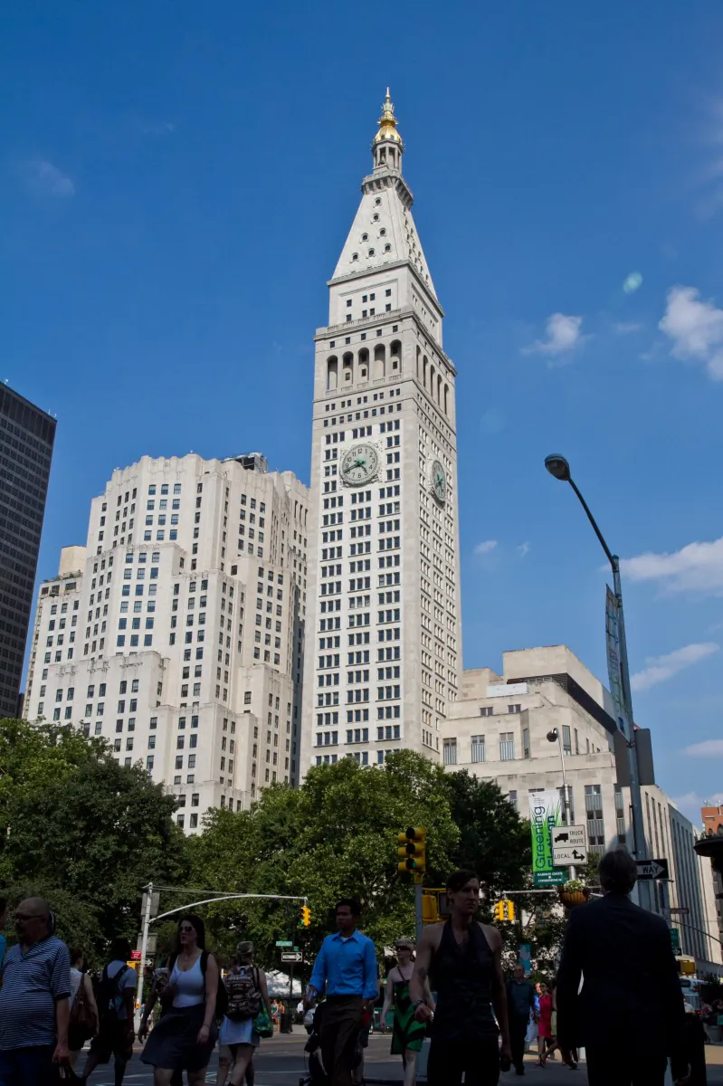The Metropolitan Life Insurance Company tower, overlooking Madison Square Park in Manhattan Thursday. The tower, which is not in a historic district, was designated a historic landmark on June 13, 1989.(Benjamin Chasteen/The Epoch Times)