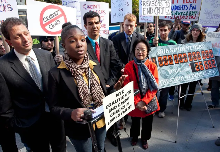 Shadae Blair, student government senator at Borough of Manhattan Community College and board representative from New York Public Interest Research Group speaks at a press conference Tuesday to call on the City Council to ban credit checks by employers. (Amal Chen/The Epoch Times)