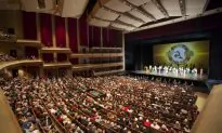 Art Studio Owner Finds Shen Yun Rich in Colour