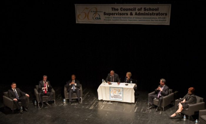 Mayoral candidates for New York City (from L-R) John Liu, current city comptroller; Bill de Blasio, public advocate; William Thompson, former city comptroller; Tom Allon, owner of Manhattan Media; and Christine Quinn, speaker of the City Council. (Deborah Yun/The Epoch Times)