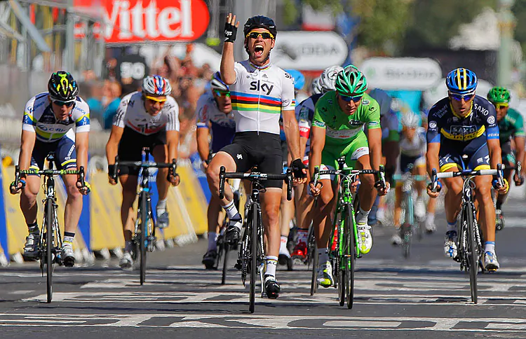 Bradley Wiggins and his Sky Procycling teammates line up early in Stage 20 of the 2012 Tour de France. Sky worked exactly as a cycling team should, doing everything to help the leader win the race. (Bryn Lennon/Getty Images)