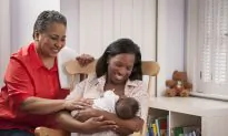 Early Support Vital for Success in Breastfeeding