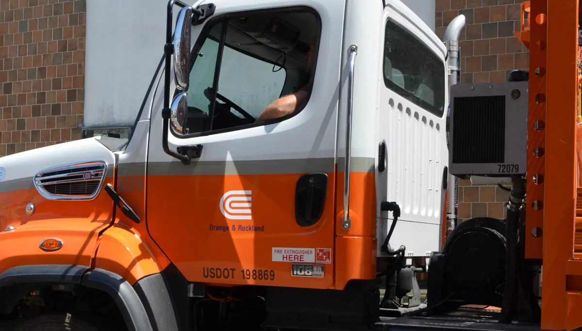 An Orange Rockland Utilities truck in Middletown, N.Y., on July 29, 2015. (Yvonne Marcotte/Epoch Times)