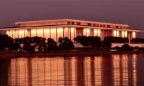 Director of Health Administration Amazed at Ability of Shen Yun Dancers