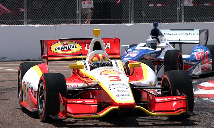 Helio Castroneves drives to victory in the 2012 IndyCar Honda Grand Prix of St. Petersburg. The 2013 IndyCar season starts on the streets of St. Pete Fla. once again. (James Fish/Epoch Times Staff)