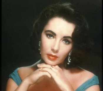 NextImg:Elizabeth Taylor's Near-Death Experience in the 1960s